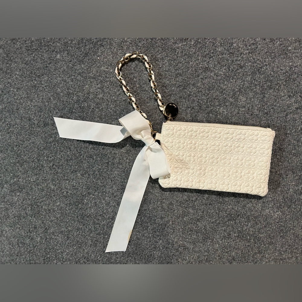Duex Lux small white wristlet purse